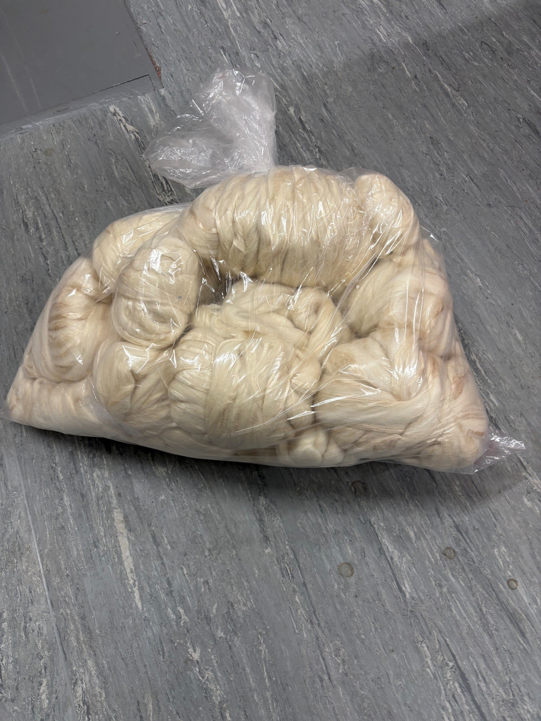 70% Shetland / 30% Bleached Tussah Silk Blend (5kg)