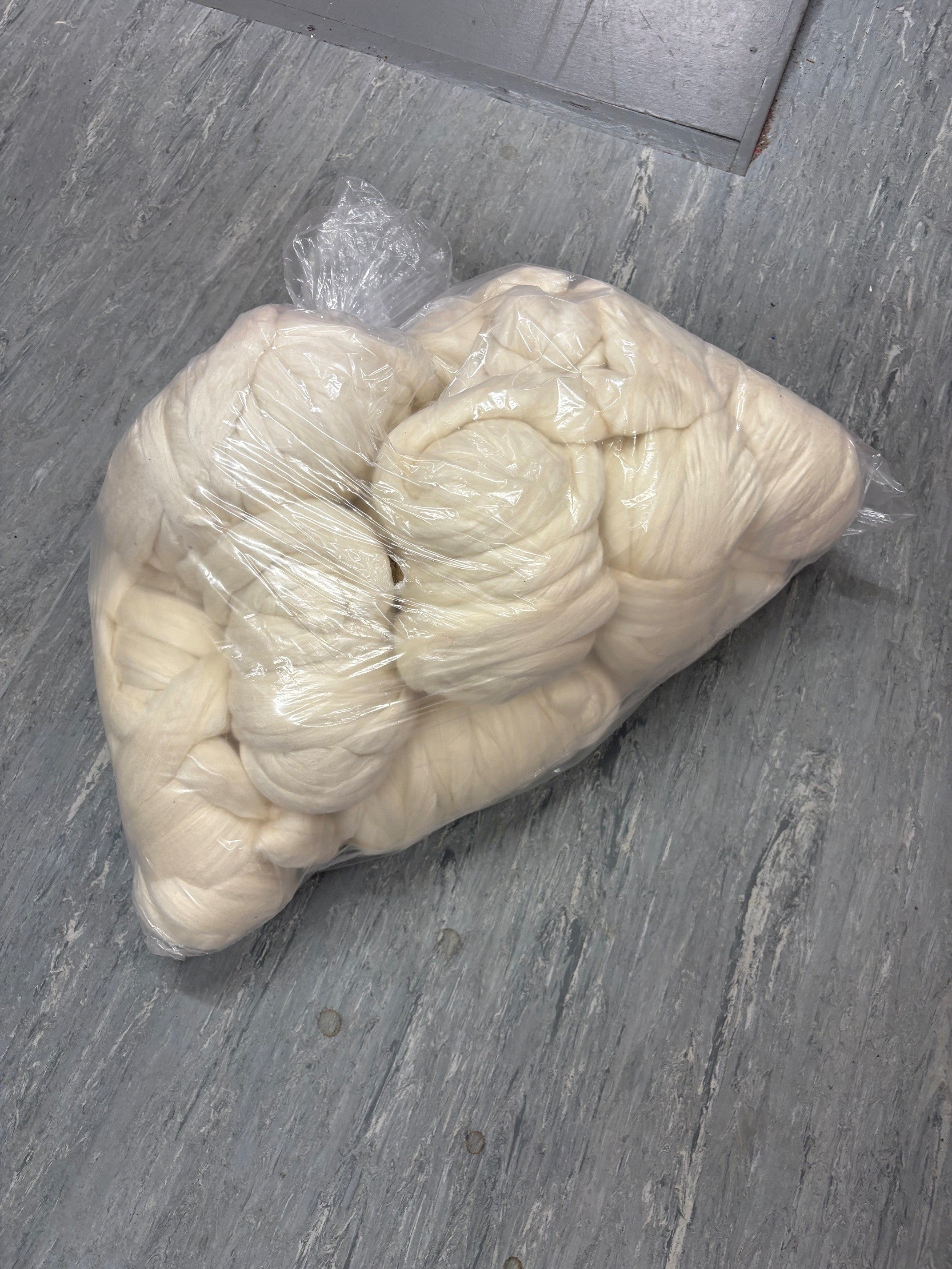 75% Rambouillet / 25% Mulberry Silk Blend (5kg)