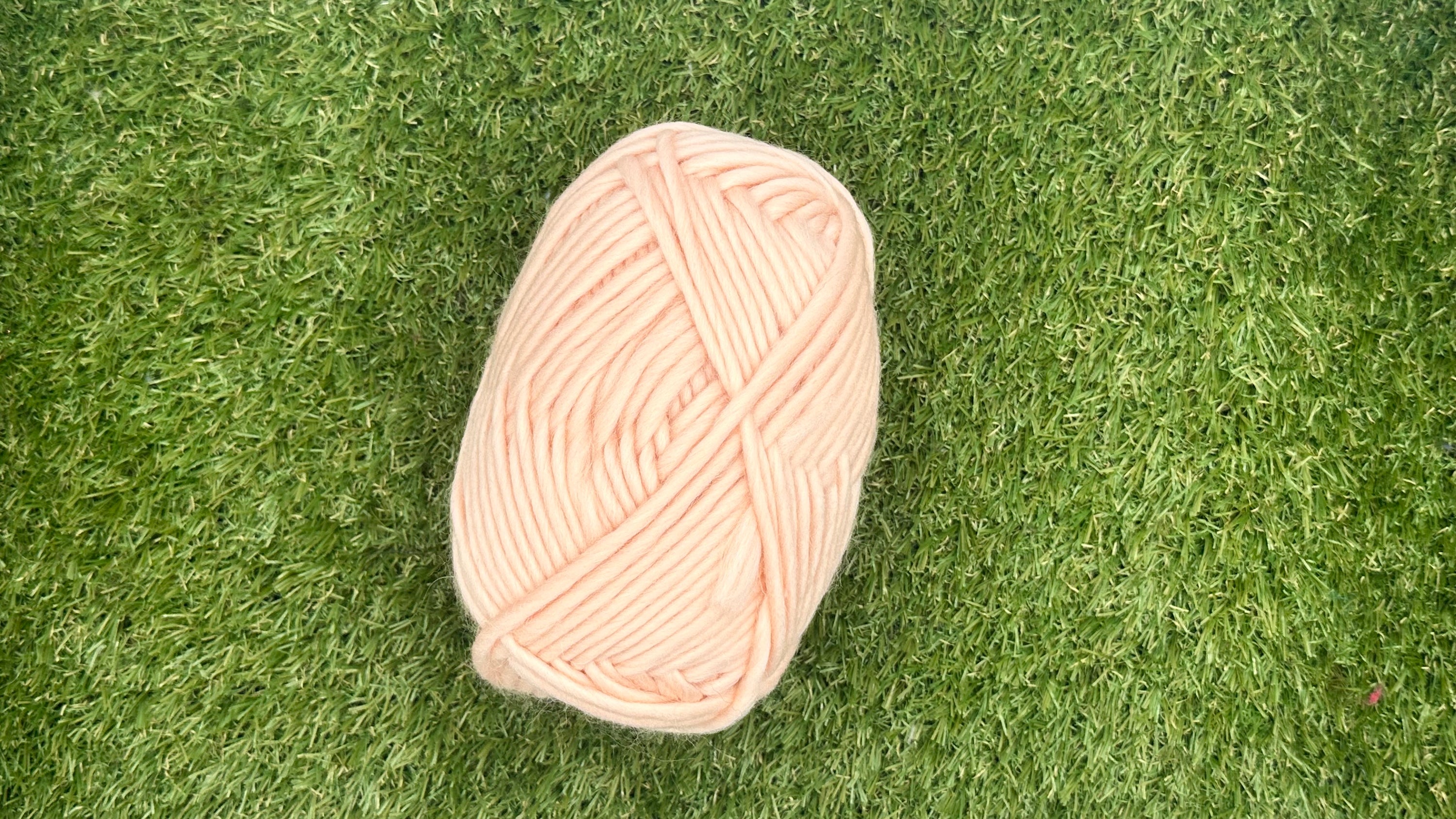 Light Pink 100% Merino Super Chunky Yarn