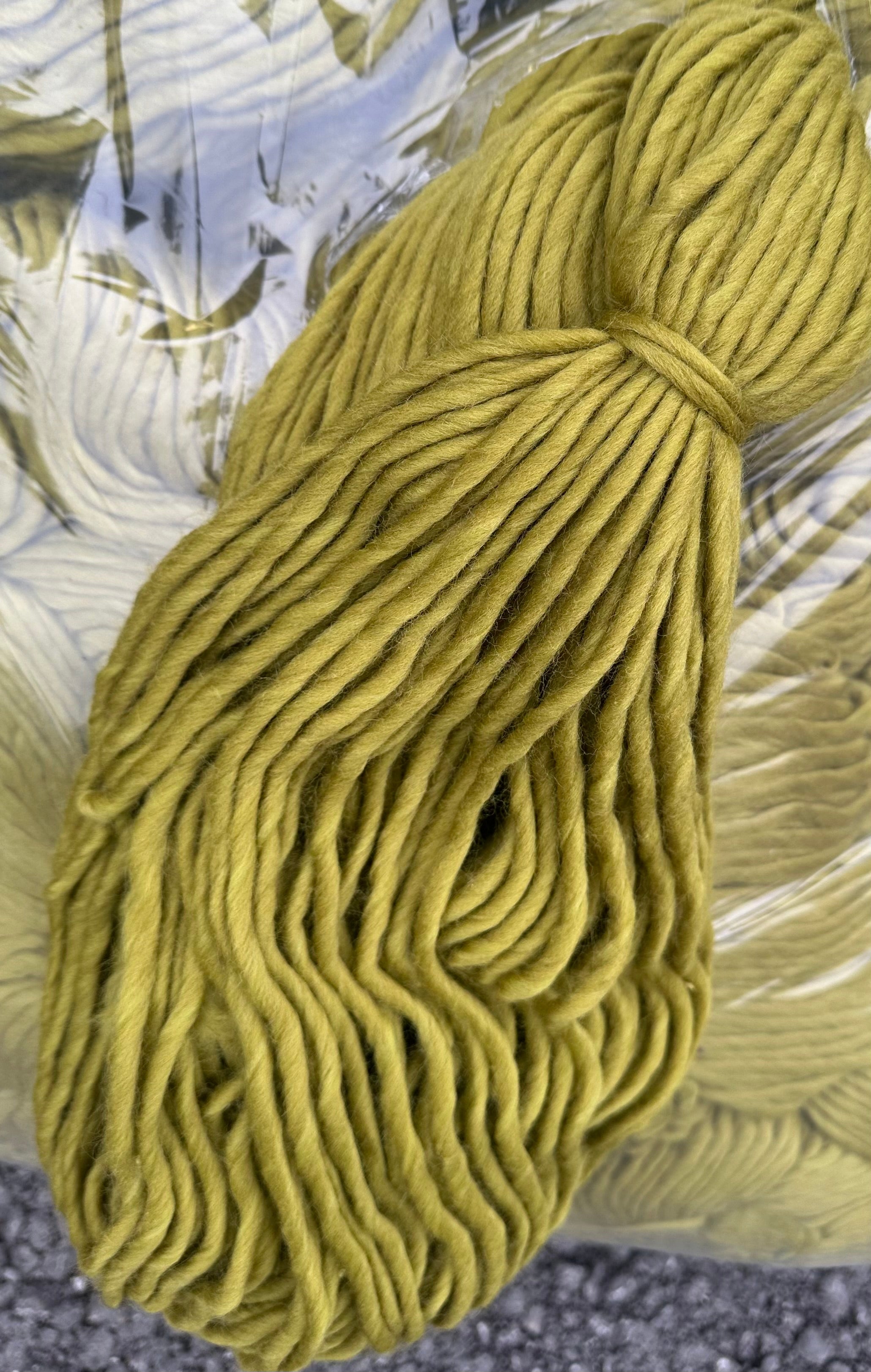 Super Chunky Yarn Green 200g Hanks 10kg