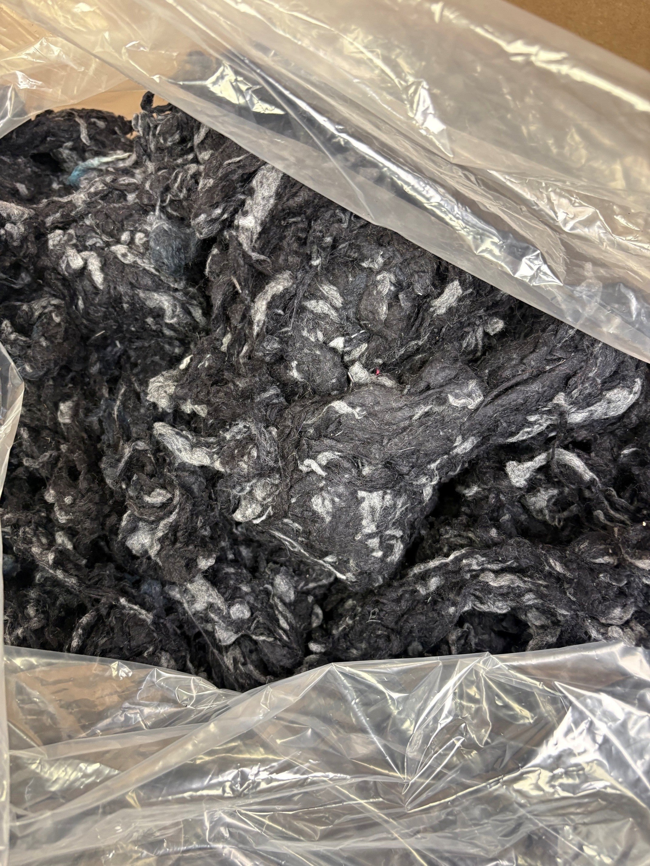 Black Dyed Recycled Silk Fibre (3kg)