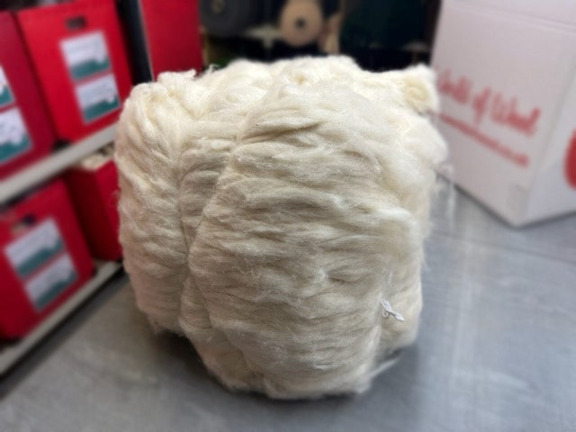 19mic White De-Haired Yak Top 6.8kg Bump